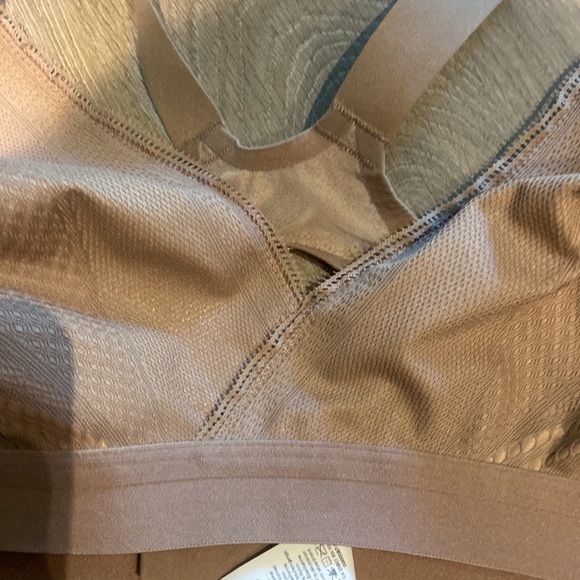 Lululemon Awake to Lace Bra - Picture 6 of 9